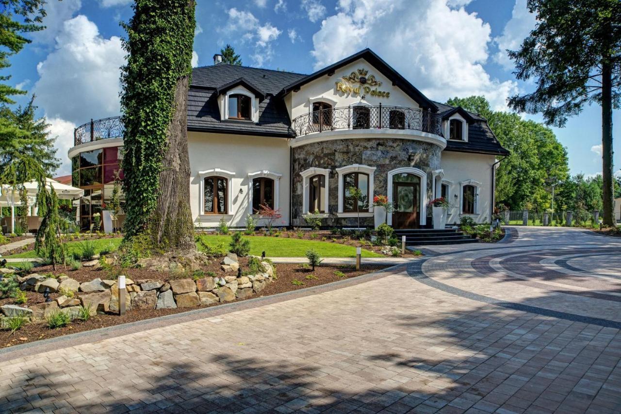 Royal Palace Centrum Bankietowe Sanok Exterior photo